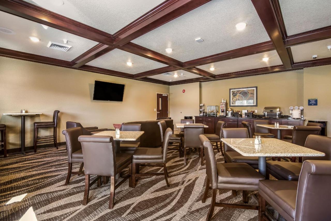 Cobblestone Hotel & Suites - Victor Exterior foto